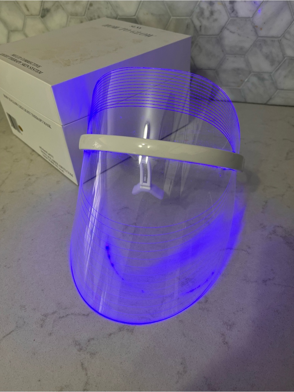 Solaris Lab LED Light Therapy Mask - Picture 4 of 8
